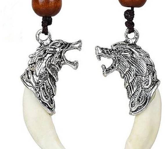 一般的地攤上旅游景點都會出現的“狼牙”兜售.jpeg 一般的地攤上旅游景點都會出現的“狼牙”兜售.jpeg